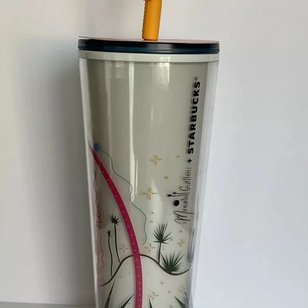 New Starbucks x Manuela Guillen Heart Silicone Straw Topper T26